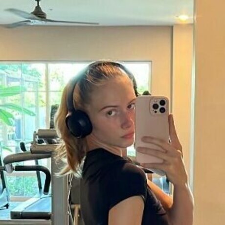 Keira Lhotan star du porno nue img