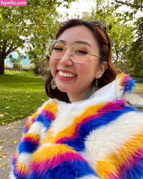 Sophia Phan modèle joli des photos