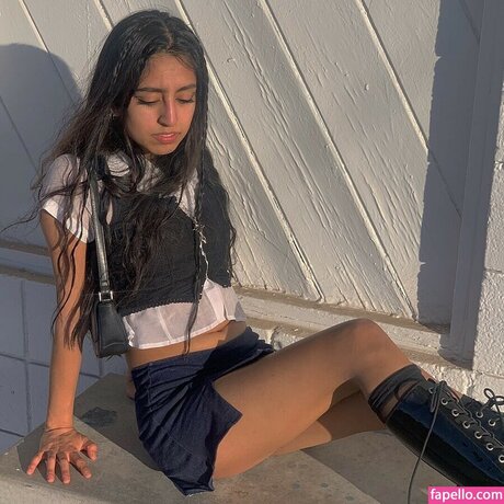 Aislinn Ritchie nus étoiles galeries