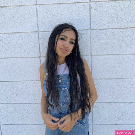 Aislinn Ritchie actrice artistique des photos