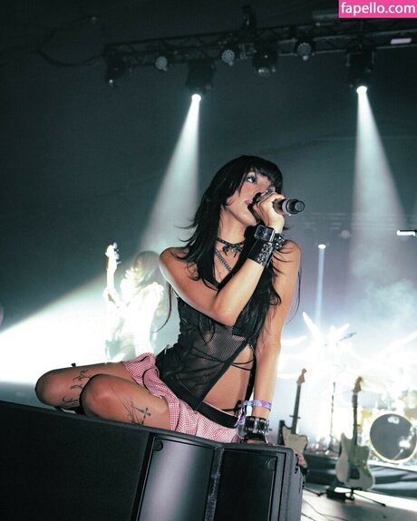 Aislinn Ritchie modèle de haute qualité des photos