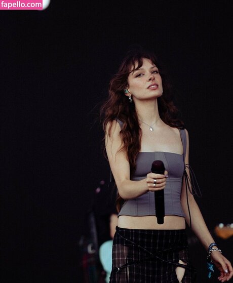 grande rousse onlyfans nu érotique galerie