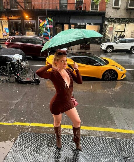 solo aux gros seins uniquementfans sexy sympa image