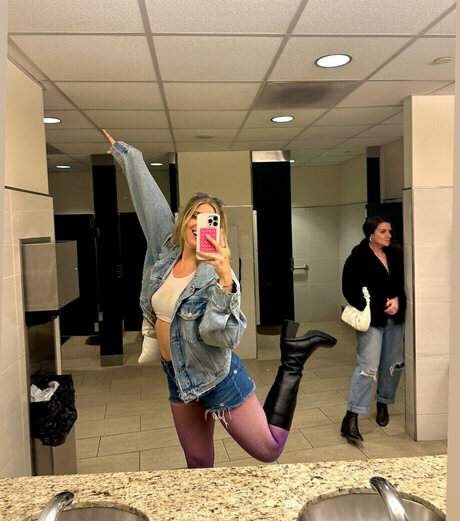 Sabrina Brier modèle de sexe photos