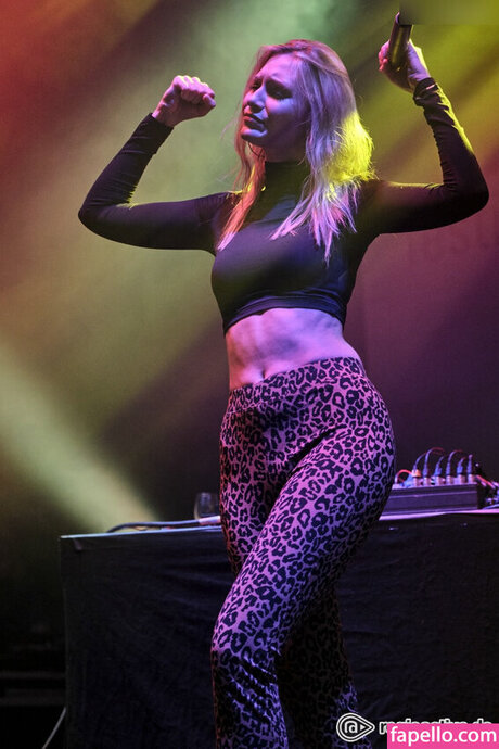 Carolin Niemczyk sexe de star du porno galerie