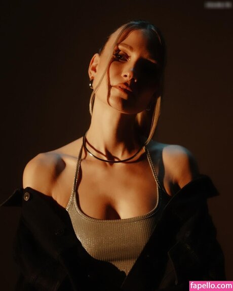 Carolin Niemczyk modèle de haute qualité images