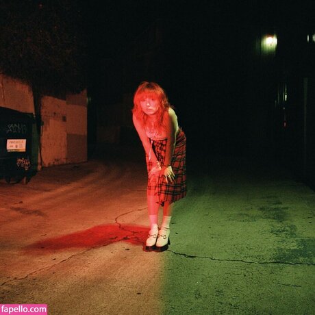 Ava Maybee art modèle des photos