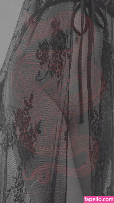 Jikki Nair étoile nue images