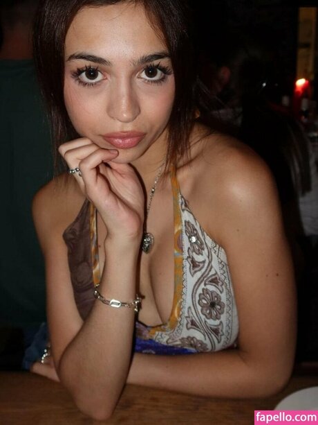 Josie Totah modèle chaud galeries