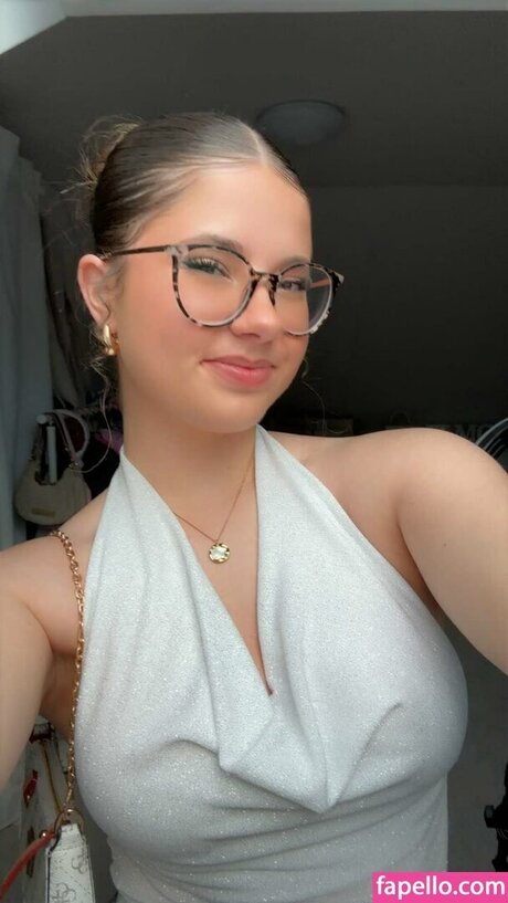 ferme uniquementfans pornographique nu img