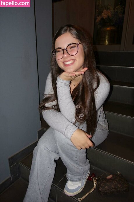 Lilousecret star du porno exclusive photos