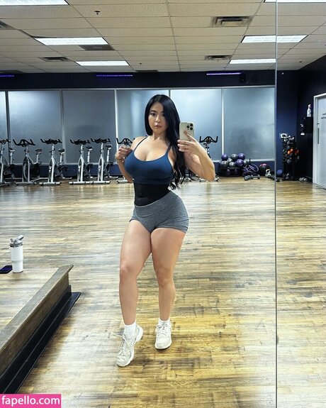 America Cuevas étoile collection