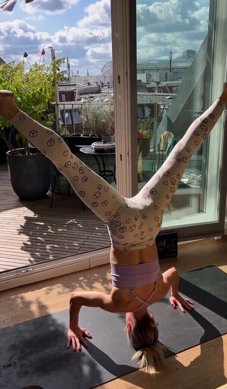 déshabillage onlyfans xxx image