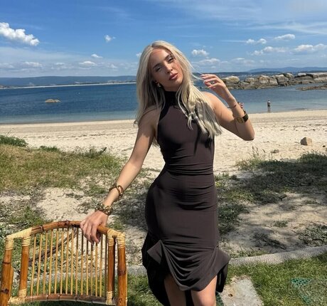 Ana Mena sexe star photos