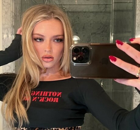 Skyla Sanders actrice porno collection