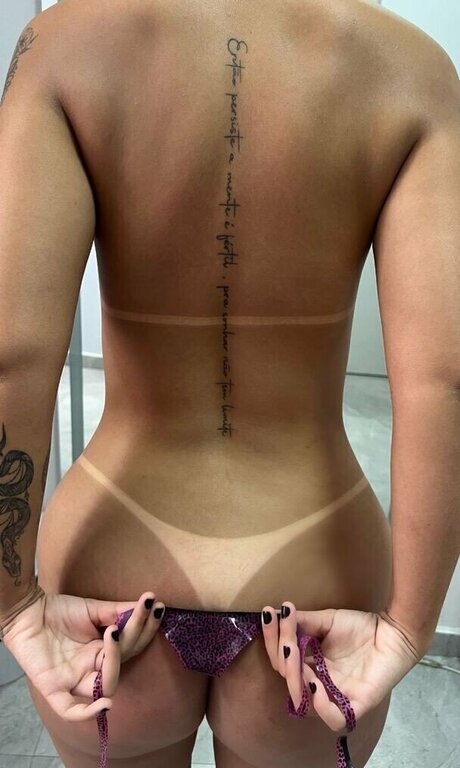 Pamela Sara modèle nu photo