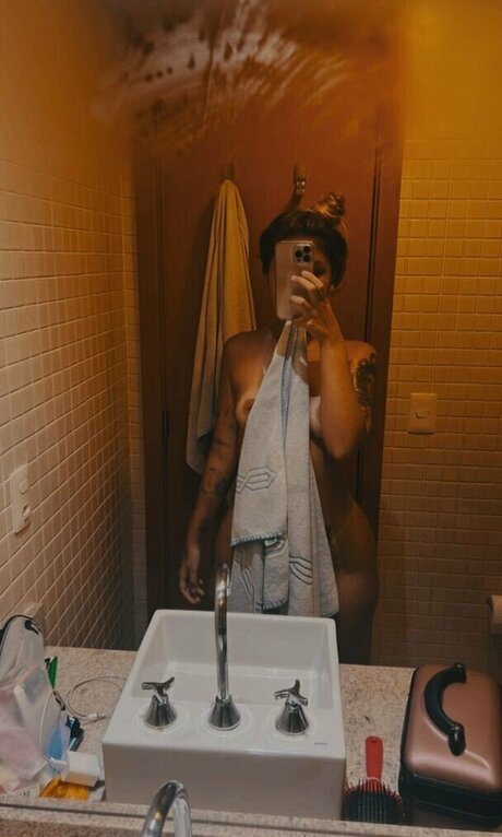 Pamela Sara star du porno sexy archive