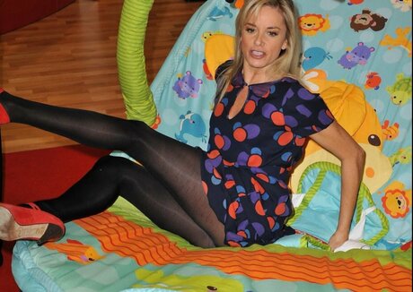 Tamzin Outhwaite modèle magnifique des photos