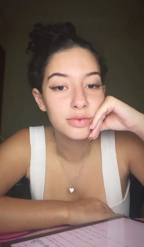 Vtzadaax modèles nus photo