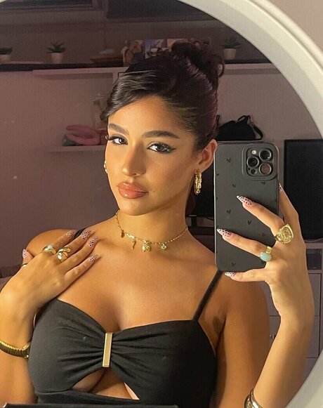 Roni Danino nus star du porno galerie