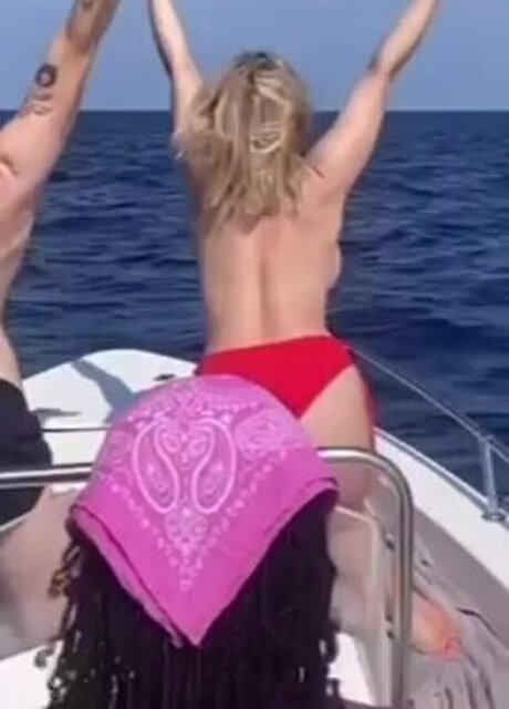 Rebecca Lucy Taylor star du porno sexy image