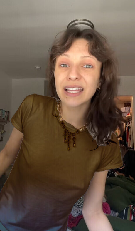 Dylan Troesken actrice sexy photos