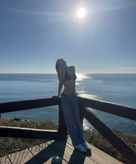 bronzage uniquementfans sexy parfait archive