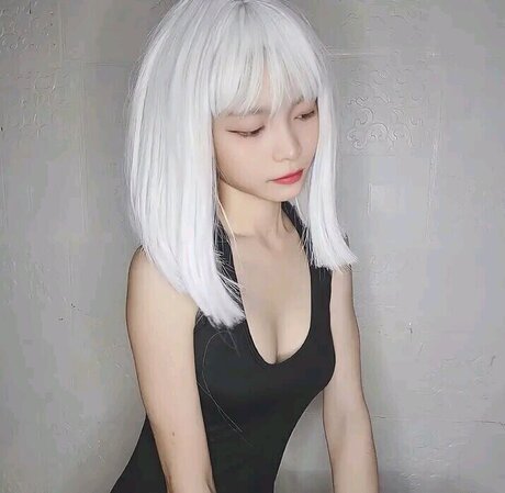 Shayri May Tagyamon beau modèle archive