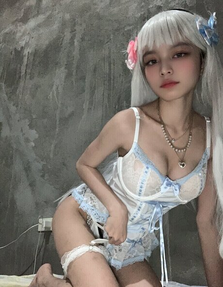 Shayri May Tagyamon nus étoiles photos