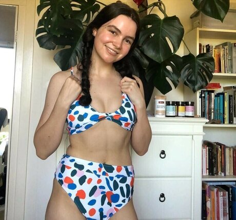 Lucy Holz modèle nu image