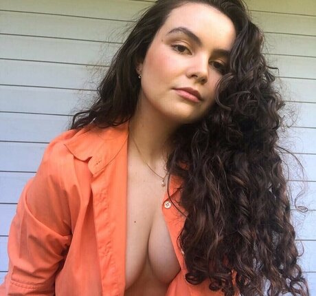 Lucy Holz étoile sympa des photos