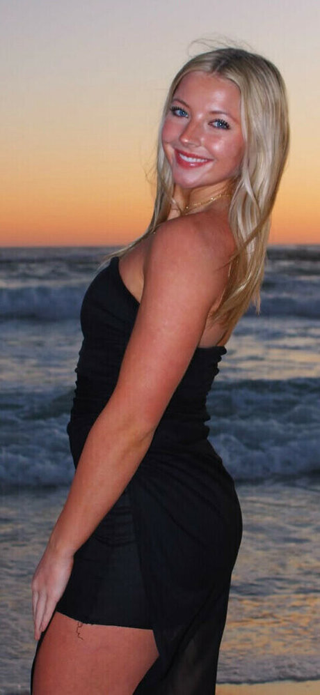 Meadow Eads nus star du porno photo