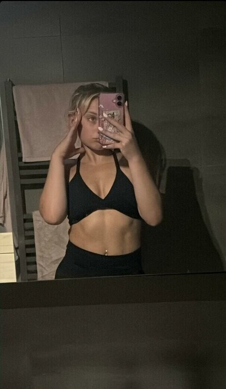 Luceoliviaxo modèle magnifique image