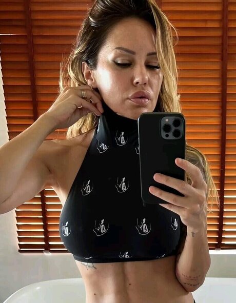 Deborah De Luca star du porno exclusive galerie