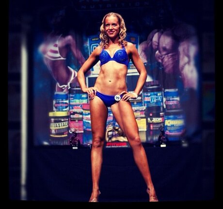 See Jane Go TV modèle magnifique des photos