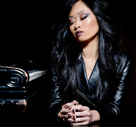 Connie Han modèle érotique images