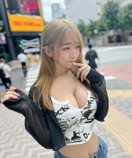 Amau Kisumi_ star du porno nue collection