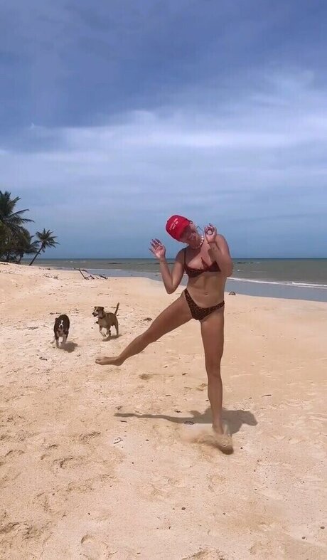 Natallia Rodrigues star érotique img