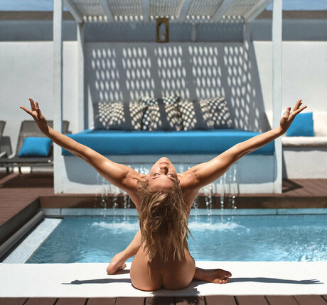 TrueNakedYoga modèle de haute qualité photo