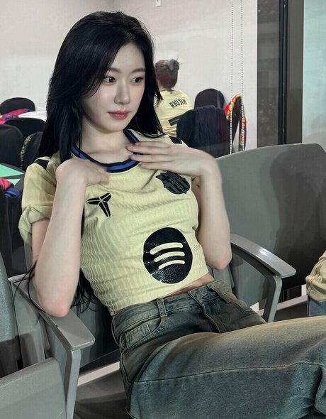 Chaeryeong modèle artistique images