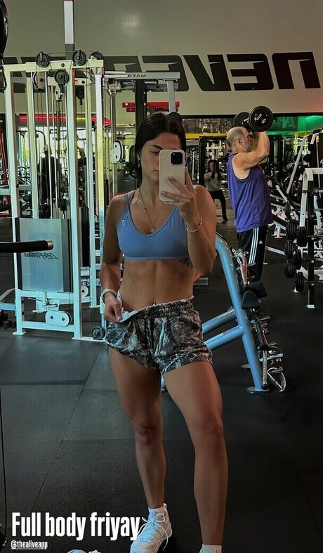 Abby Rathbone modèle gratuit img