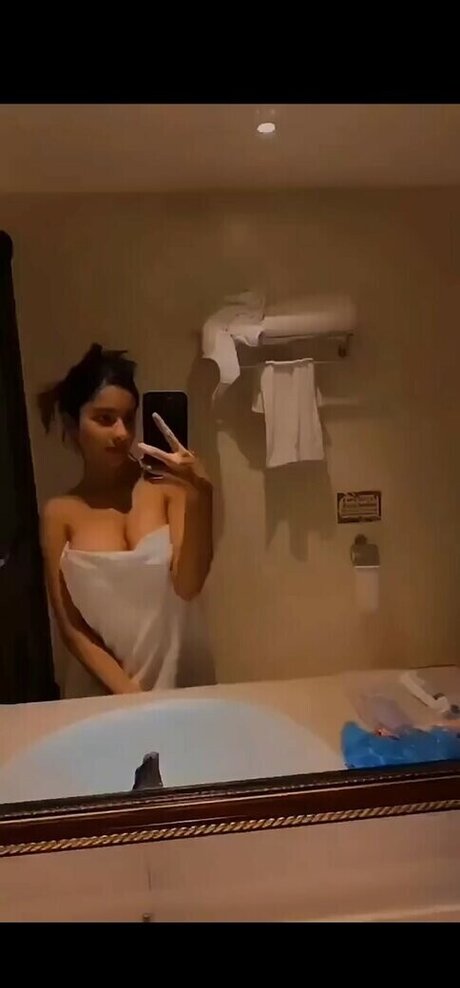 Aurora Sinclair étoile de l'art image