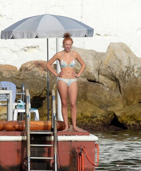 Anna Ermakova star du porno chaud des photos