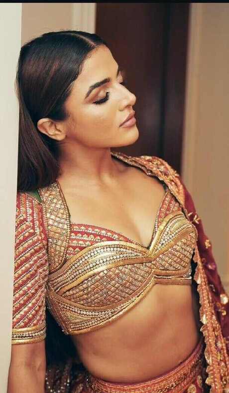 Wamiqa Gabbi star du porno exclusive collection