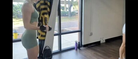 Beez ASMR actrice adulte galerie