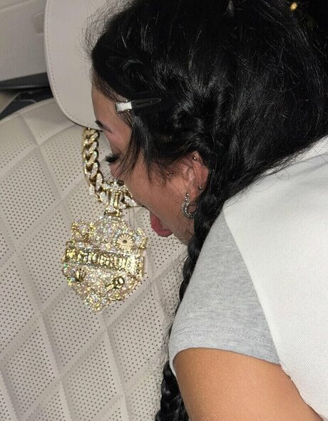 Nina Janova actrice artistique galerie