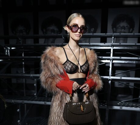 tatouages ​​blonds onlyfans pornographique sympa photo