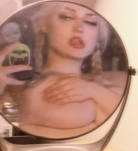 TalkFastEllie top star photo