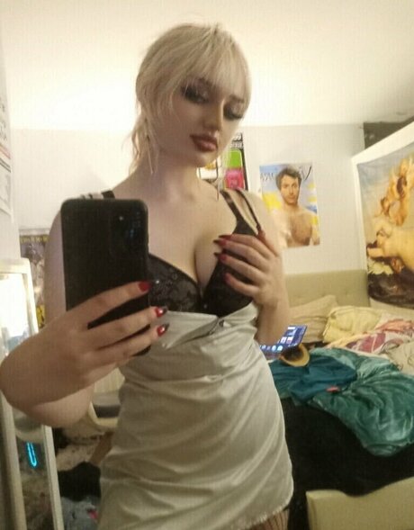 TalkFastEllie actrice sexy photo