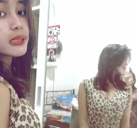 Riska Saputri modèle xxx photo